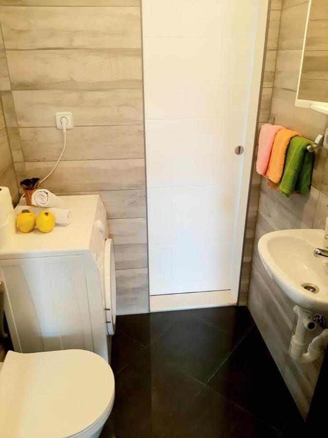 Apartamento Marinovi dvori Slatine Exterior foto