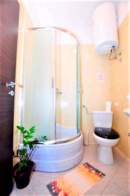 Apartamento Marinovi dvori Slatine Exterior foto