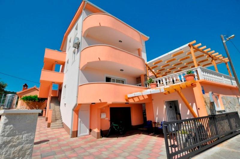 Apartamento Marinovi dvori Slatine Exterior foto