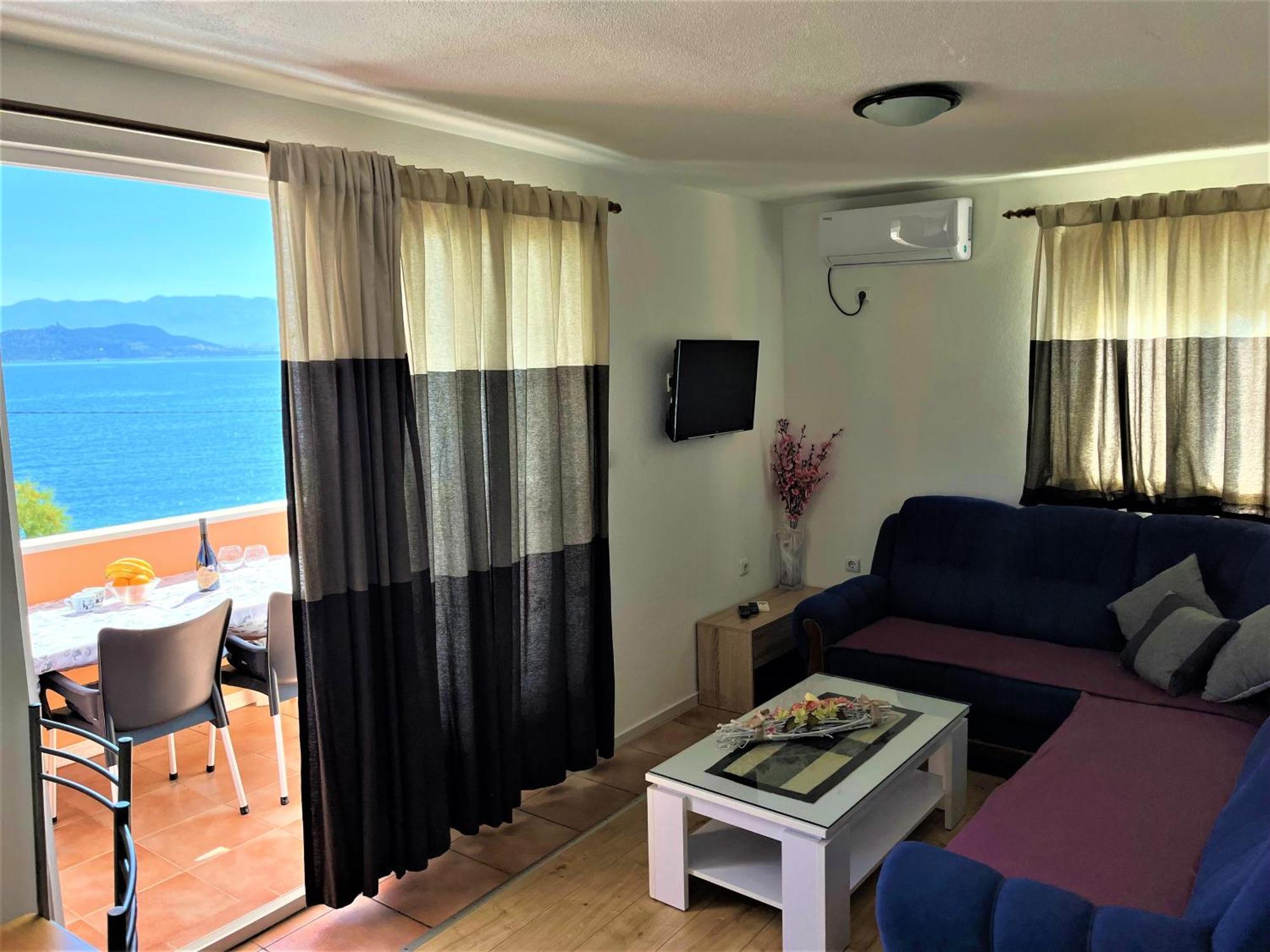 Apartamento Marinovi dvori Slatine Exterior foto