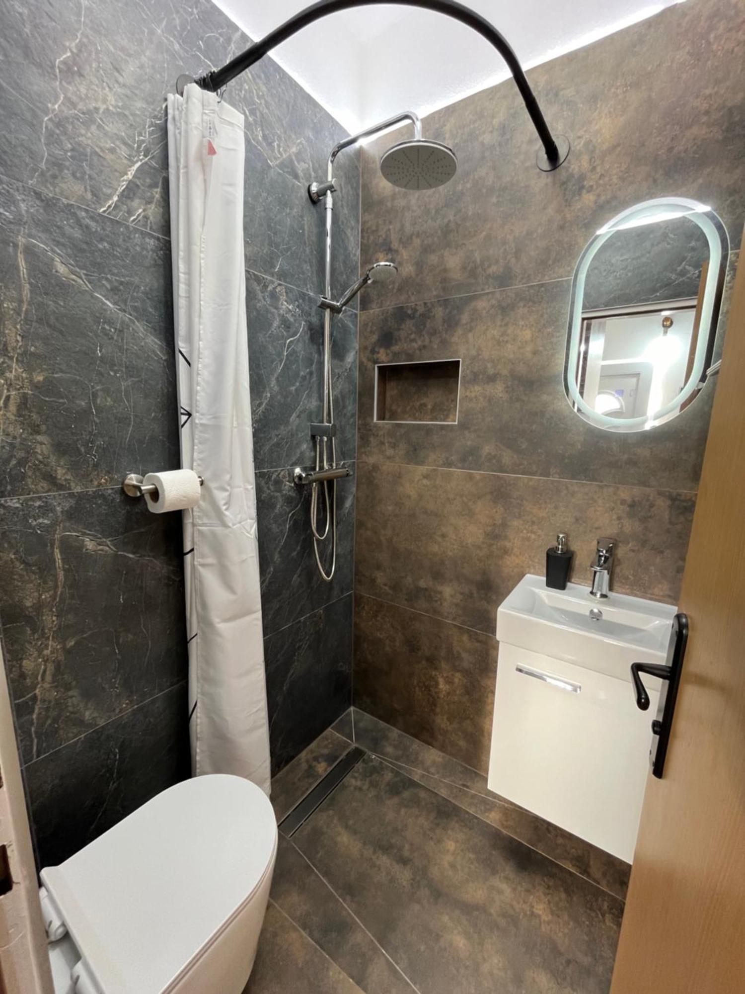 Apartamento Marinovi dvori Slatine Exterior foto