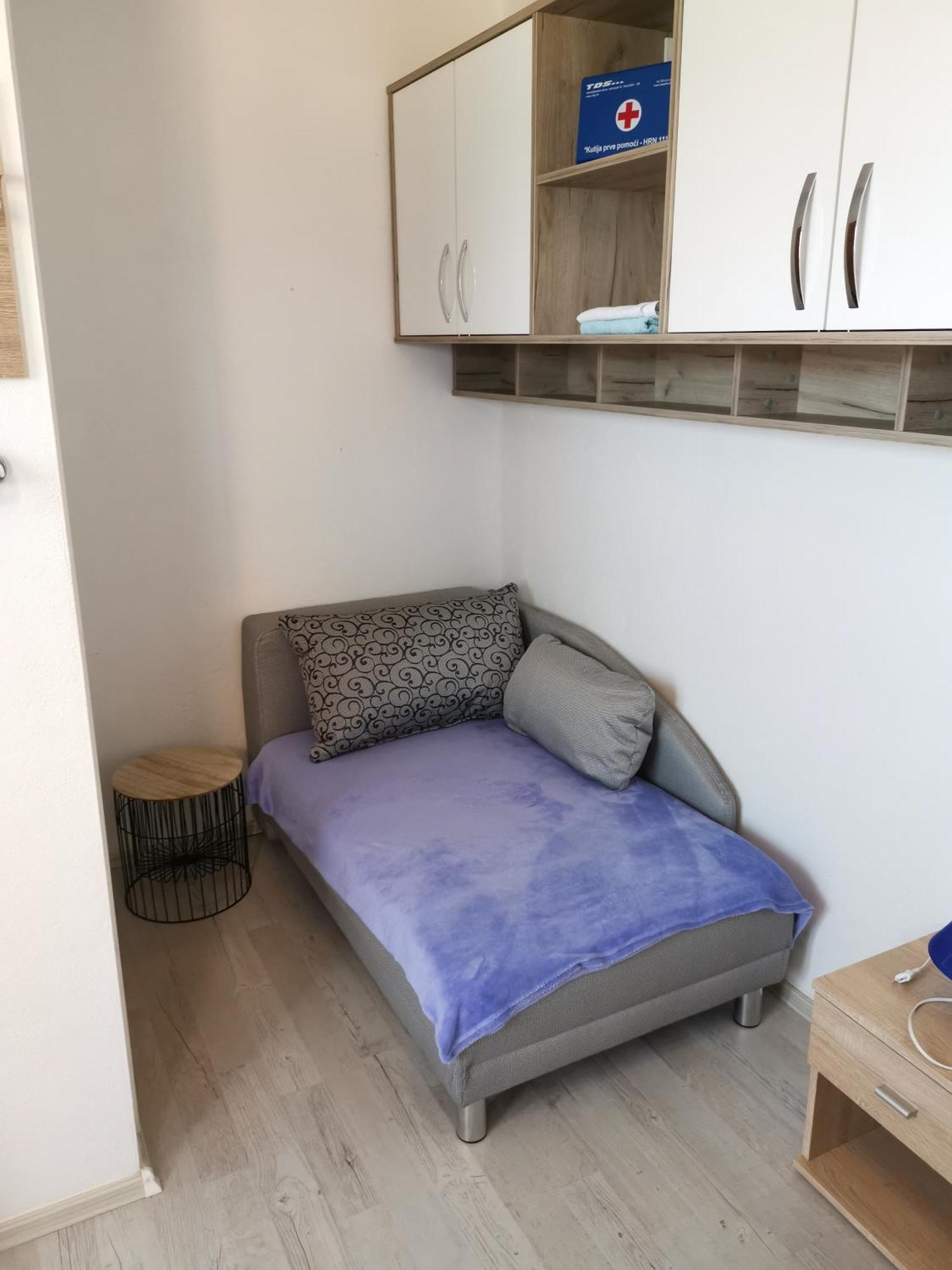 Apartamento Marinovi dvori Slatine Exterior foto