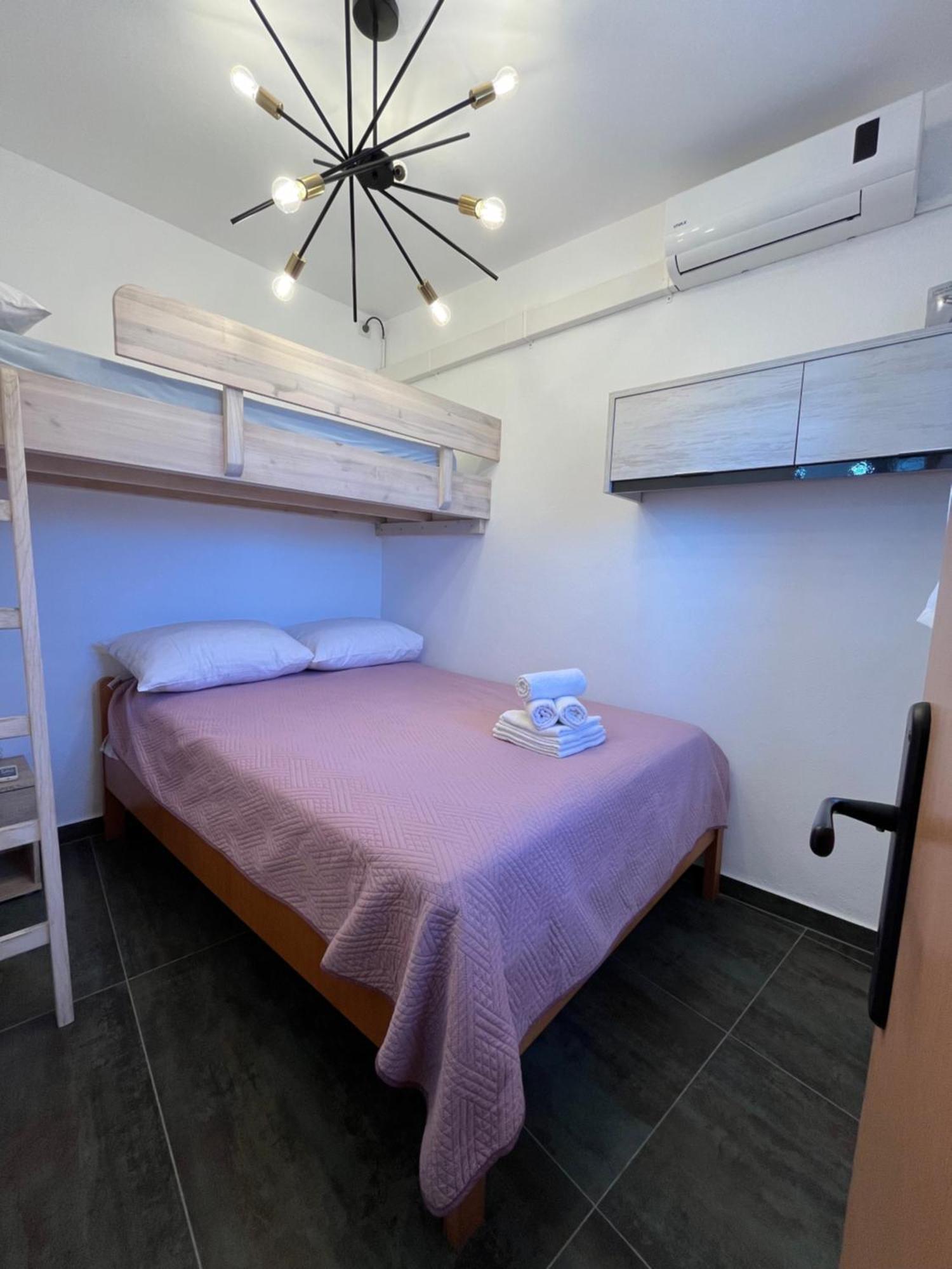 Apartamento Marinovi dvori Slatine Exterior foto