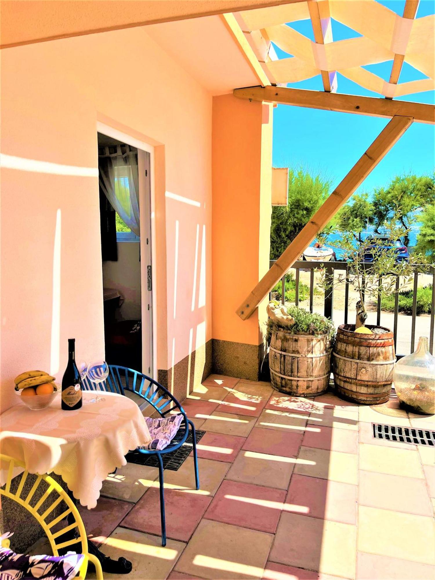 Apartamento Marinovi dvori Slatine Exterior foto